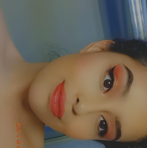 Meet the Posher Other - Meet your Posher, Mia